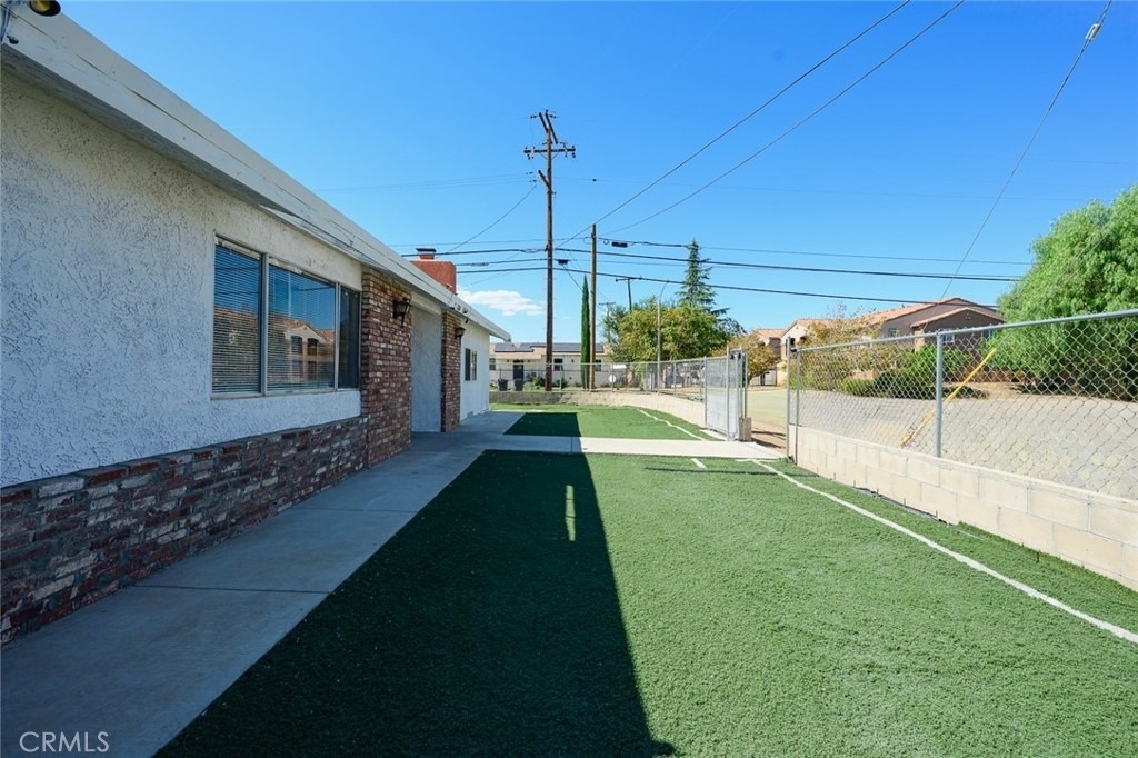 1204 E Avenue Q4 - Photo 31
