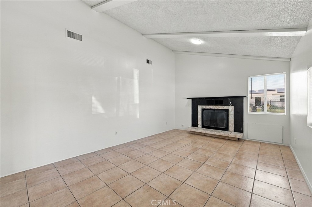 1204 E Avenue Q4 - Photo 3