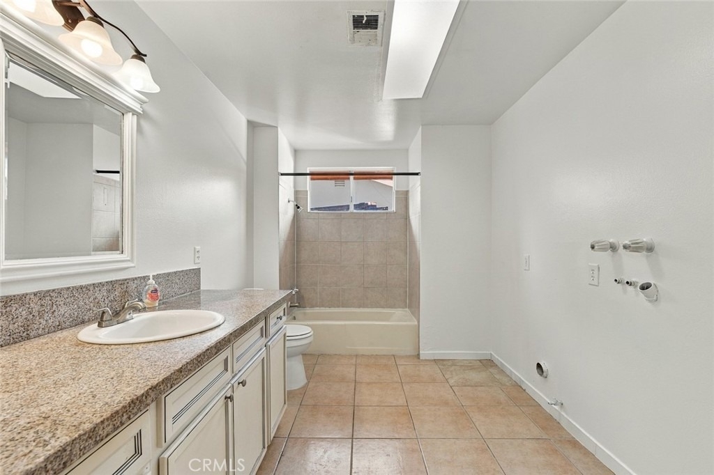 1204 E Avenue Q4 - Photo 25