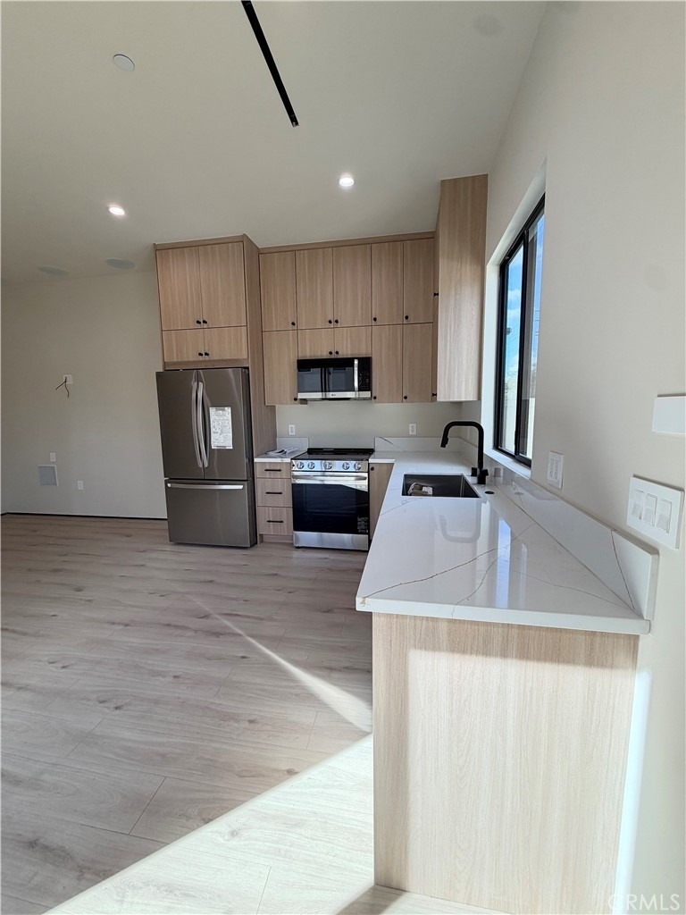 13720 Collins - Photo 4