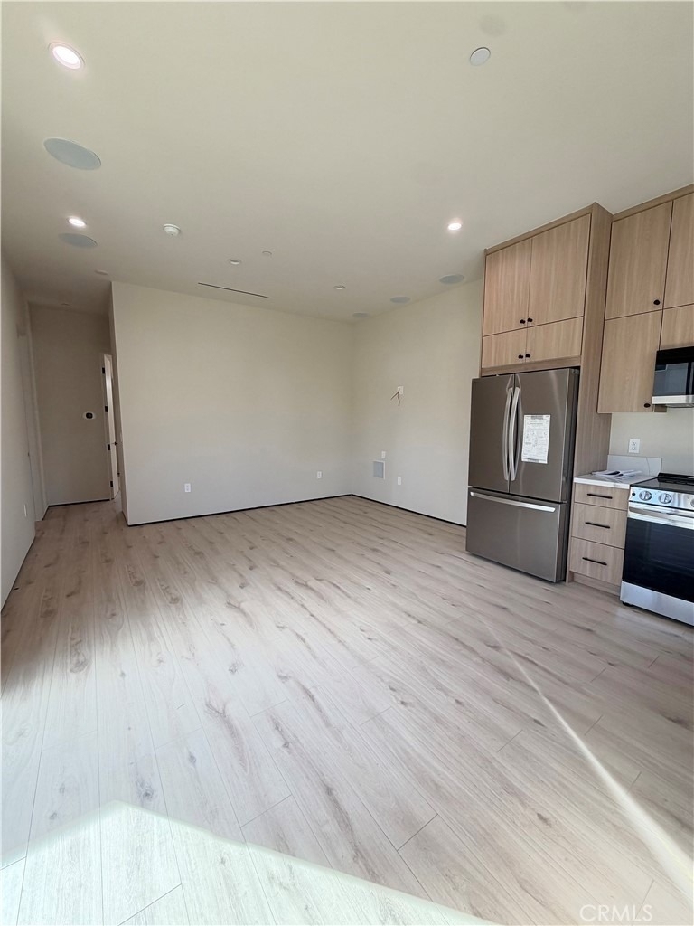 13720 Collins - Photo 5