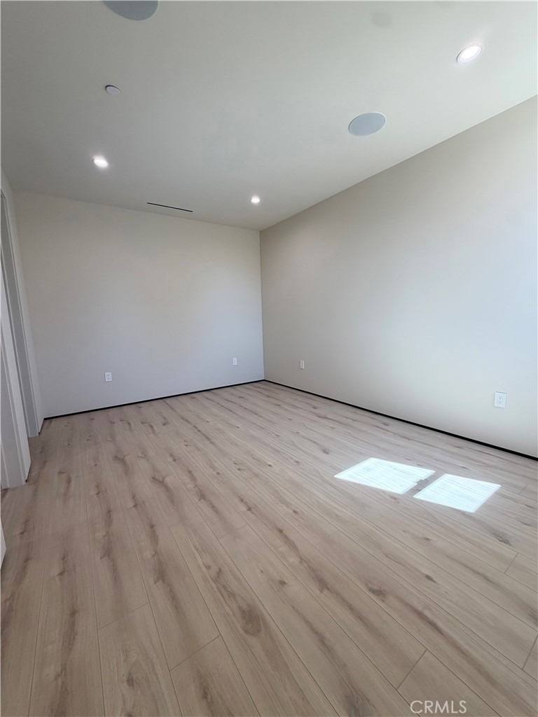 5656 Mammoth Ave - Photo 10