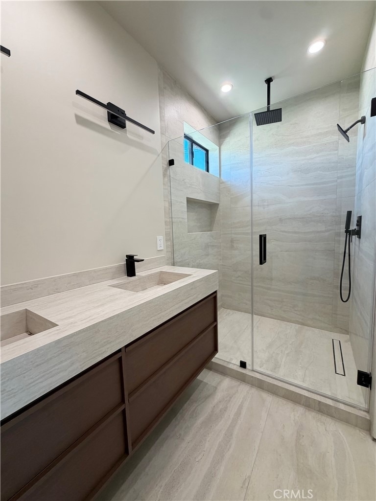 5656 Mammoth Ave - Photo 13