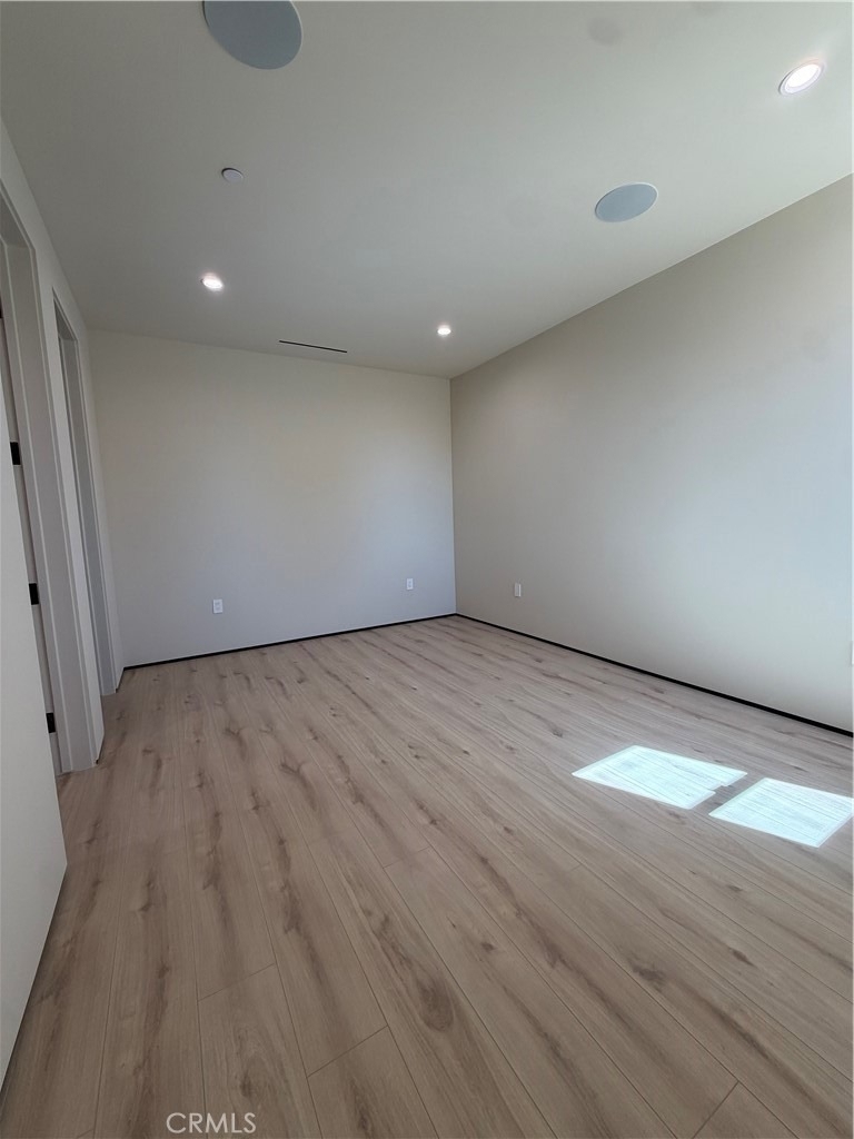 5656 Mammoth Ave - Photo 11