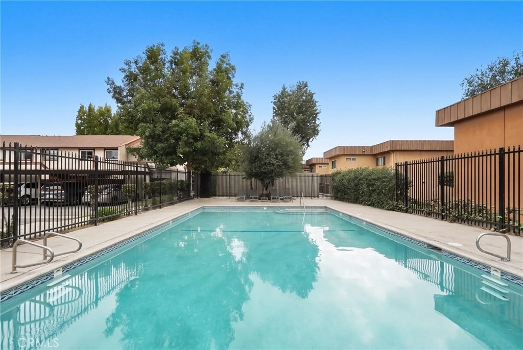 19024 Archwood Street - Photo 29