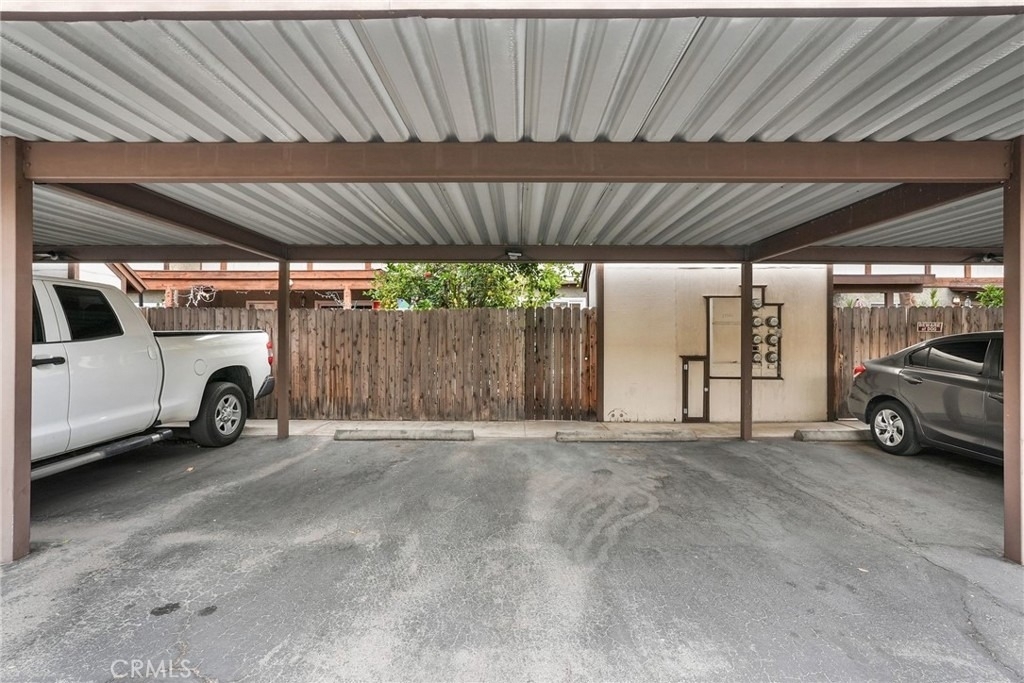 19024 Archwood Street - Photo 28