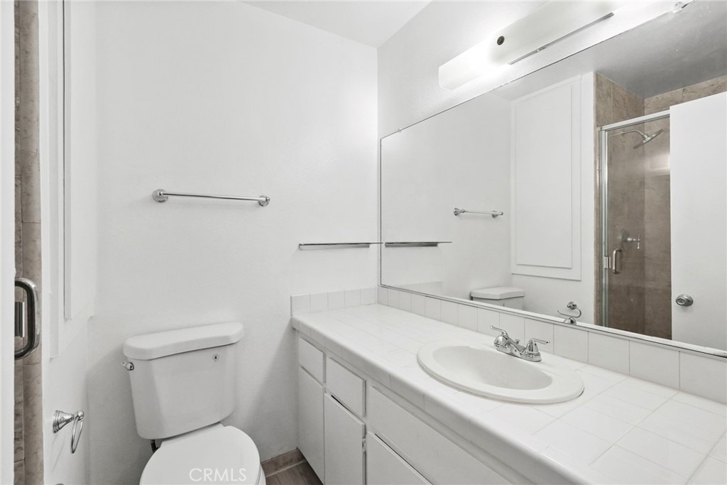 19024 Archwood Street - Photo 19