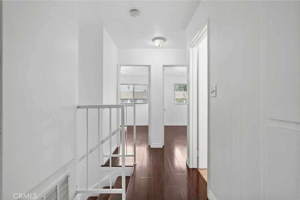 19024 Archwood Street - Photo 16