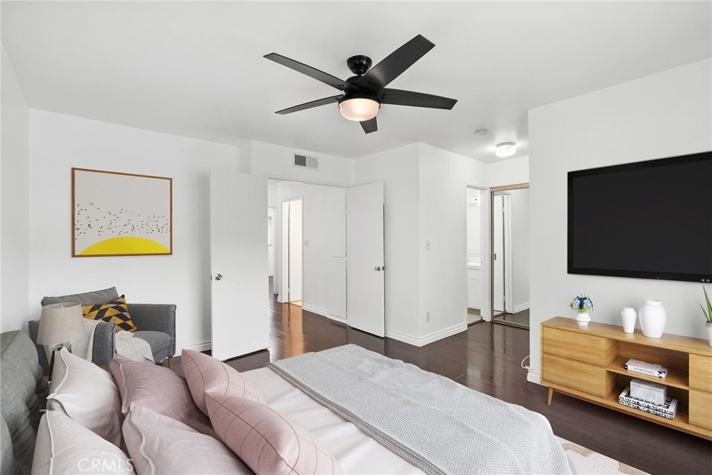 19024 Archwood Street - Photo 18