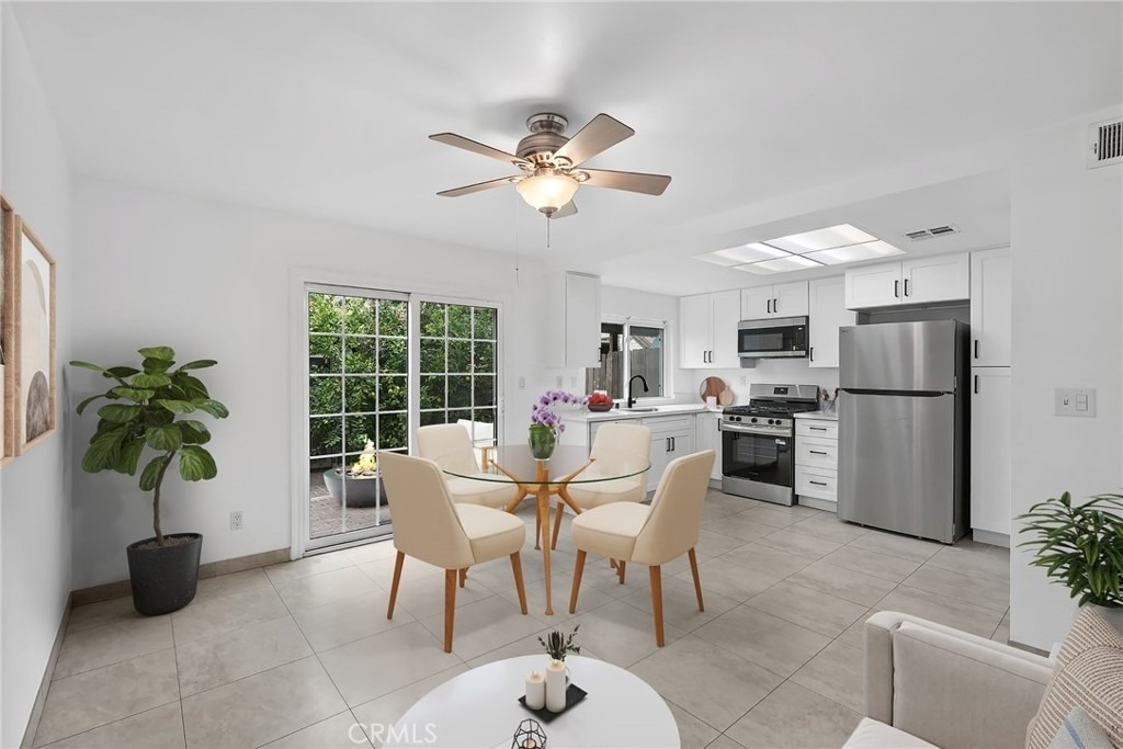 19024 Archwood Street - Photo 10