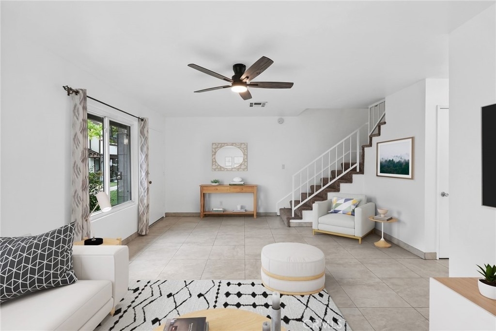 19024 Archwood Street - Photo 7