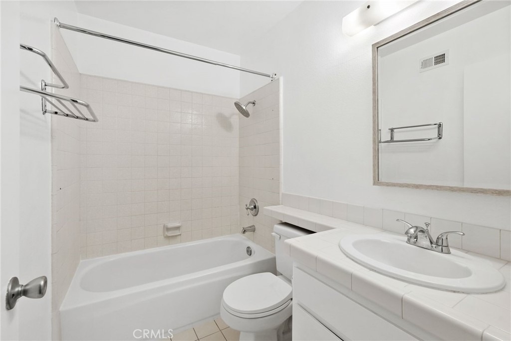 19024 Archwood Street - Photo 22