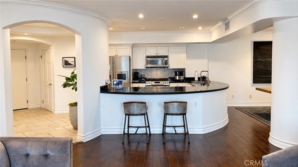 122 N Clark Drive - Photo 1