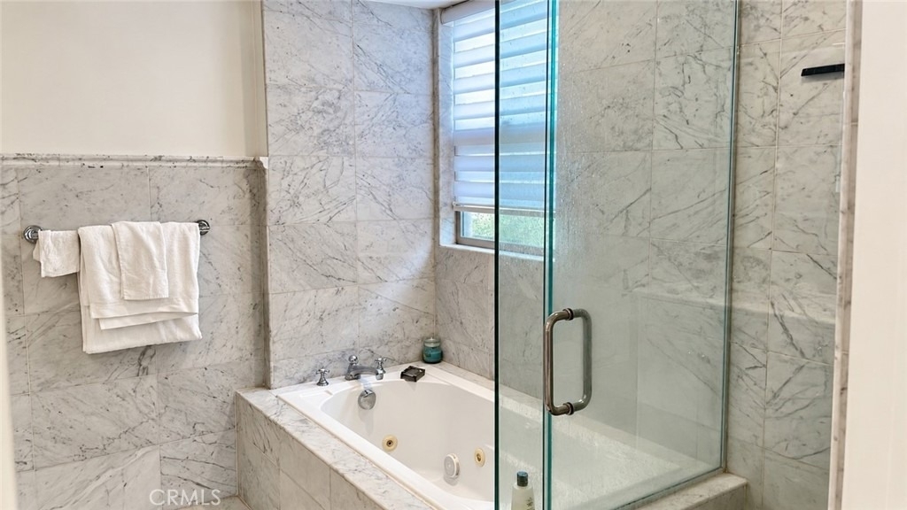 122 N Clark Drive - Photo 12