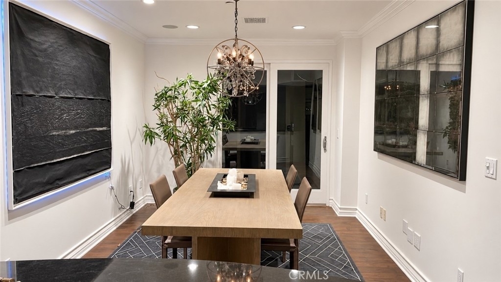 122 N Clark Drive - Photo 4