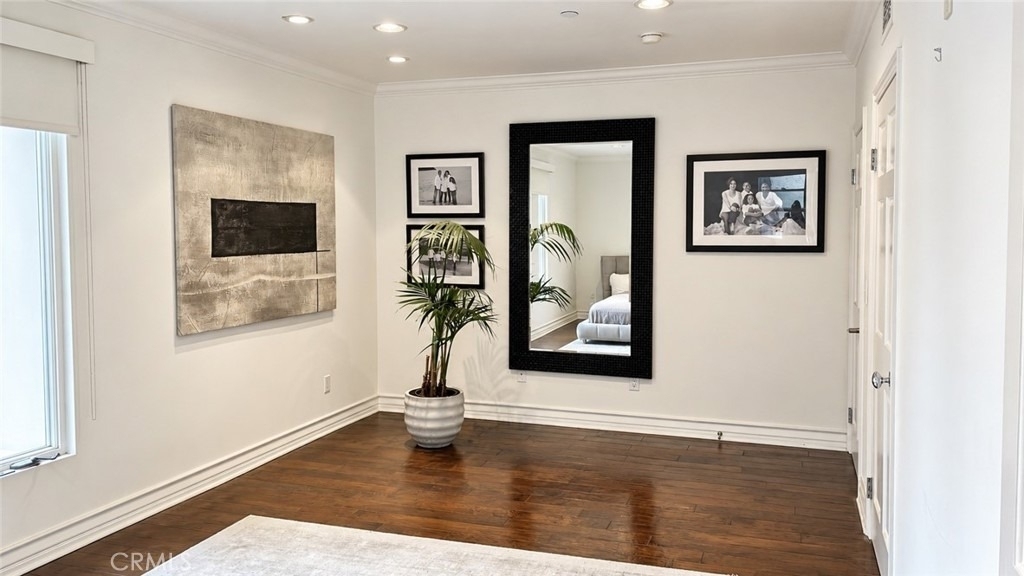 122 N Clark Drive - Photo 10