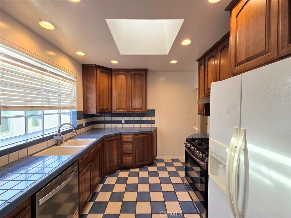 152 Granada Avenue - Photo 9