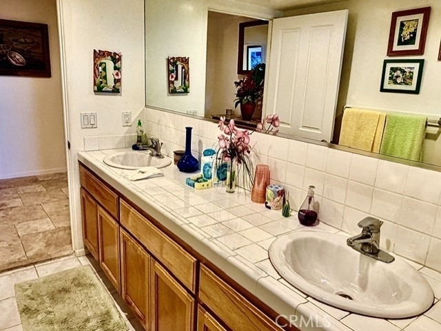1361 W 35th Street - Photo 23