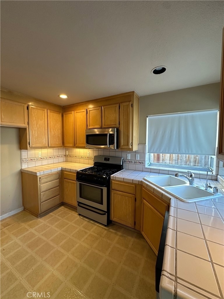 1115 Sage Hill Drive - Photo 7