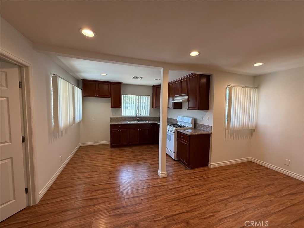 465 N Marengo Avenue - Photo 4