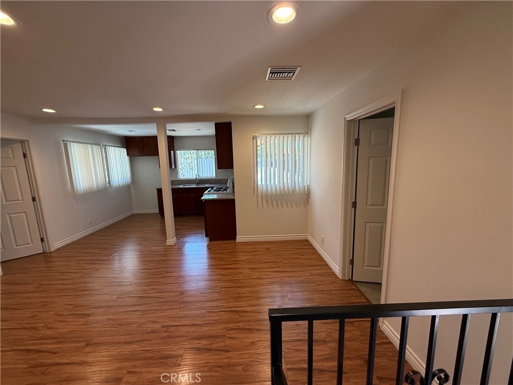 465 N Marengo Avenue - Photo 3