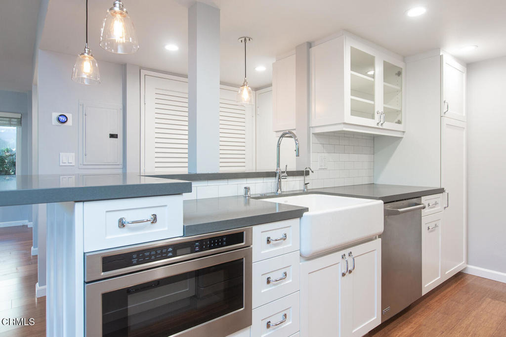 11818 Moorpark Street - Photo 12