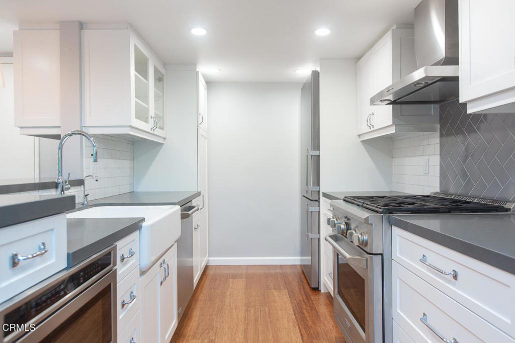 11818 Moorpark Street - Photo 10