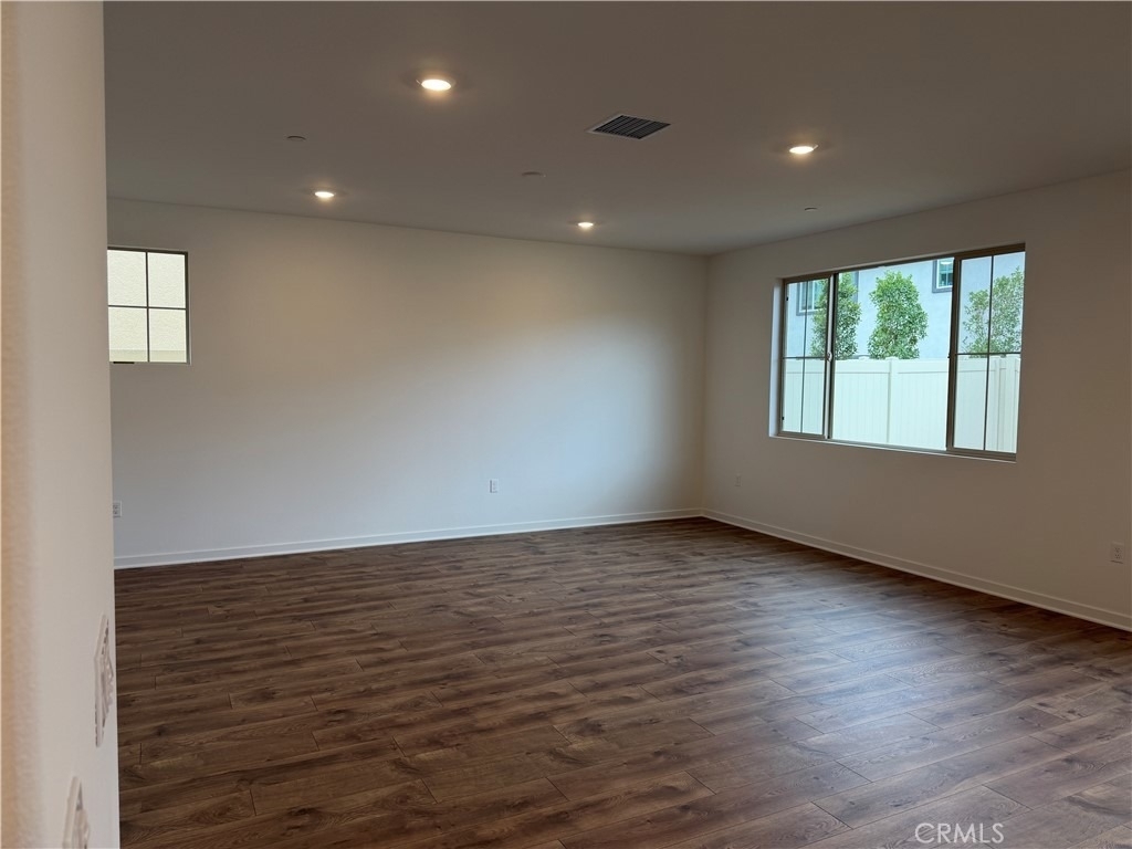 9549 Zion Avenue - Photo 7