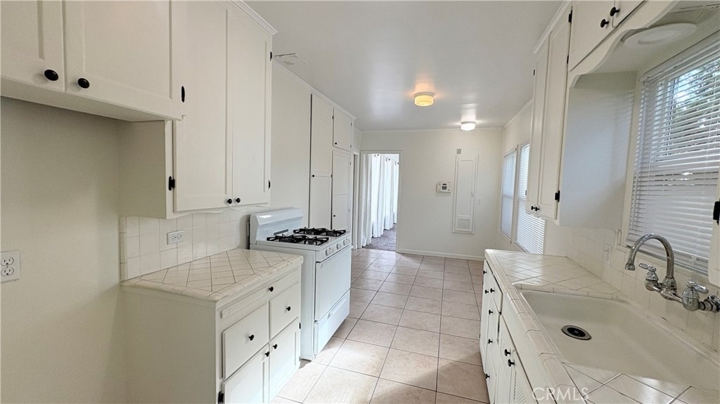 604 N Campus Avenue - Photo 5