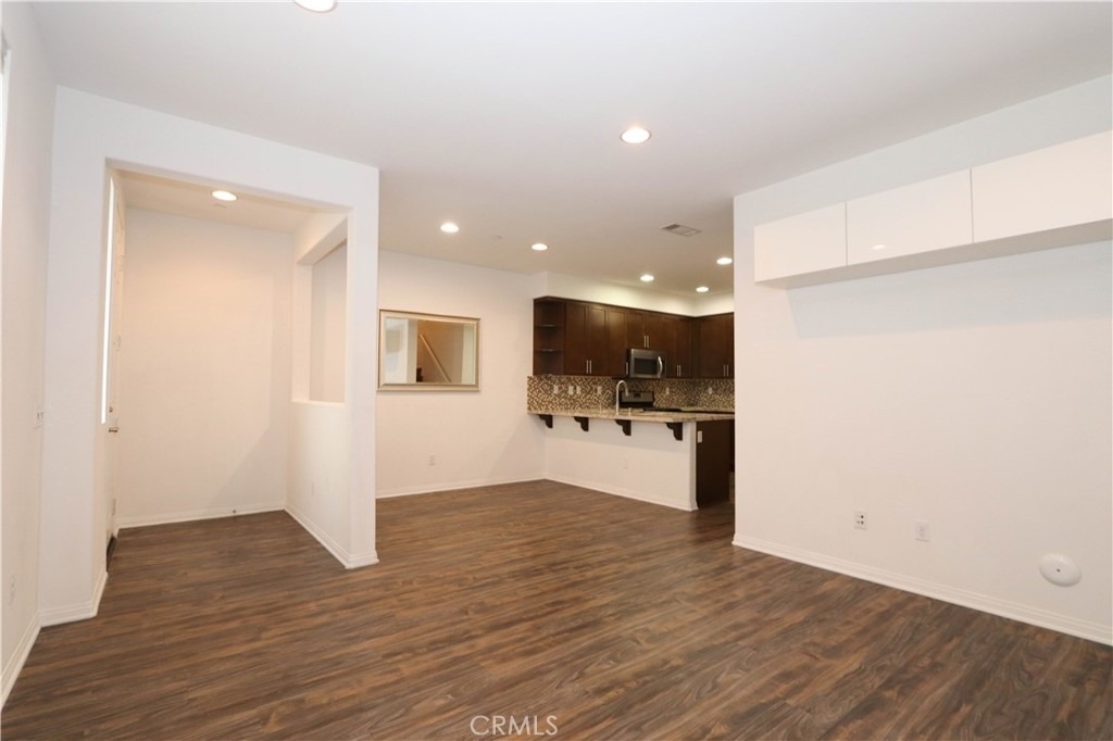 163 E Commercial Street - Photo 4