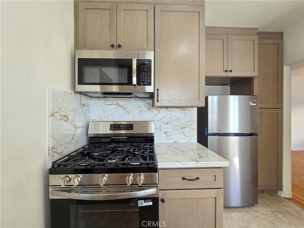 395 Adams Avenue - Photo 21