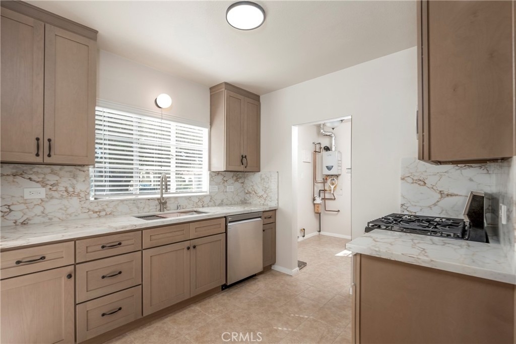 395 Adams Avenue - Photo 24