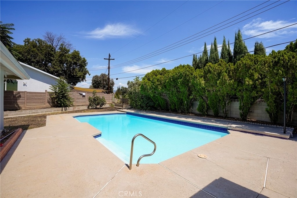 10000 Amestoy Avenue - Photo 22