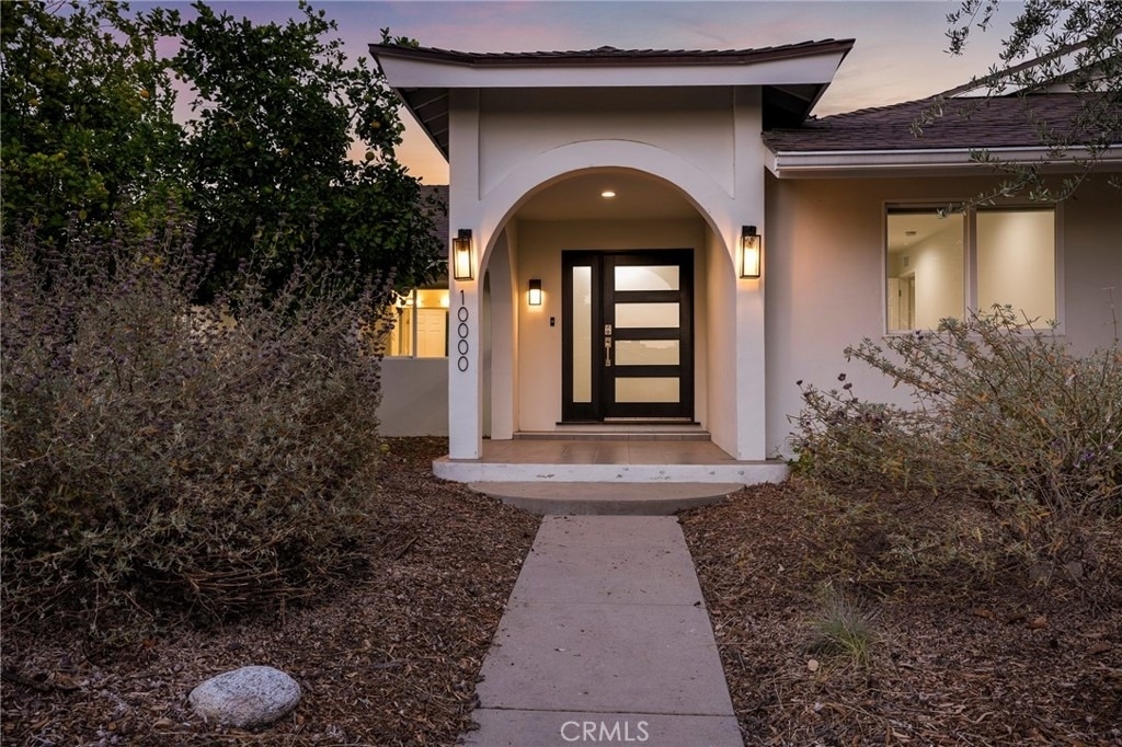 10000 Amestoy Avenue - Photo 23