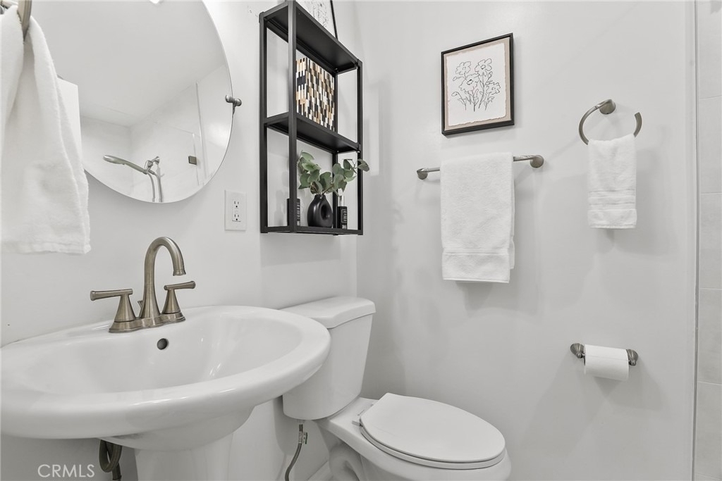 10000 Amestoy Avenue - Photo 14