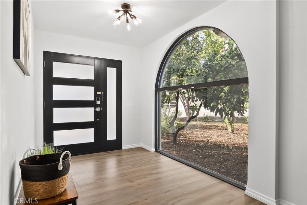 10000 Amestoy Avenue - Photo 3