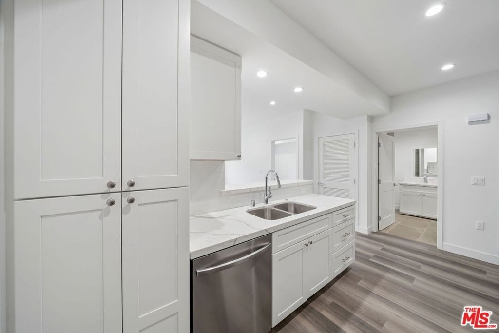 627 N Dillon Street - Photo 5