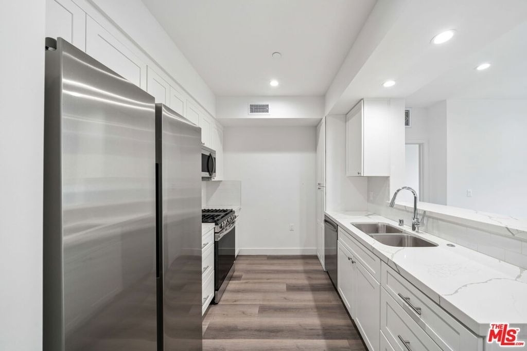 627 N Dillon Street - Photo 3