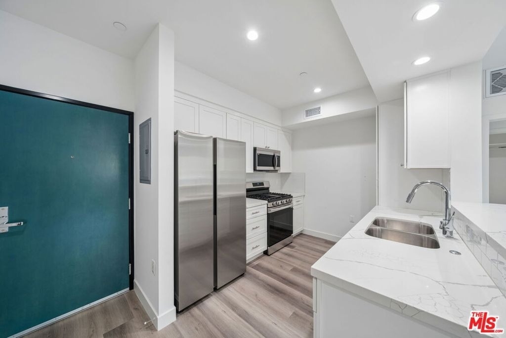 627 N Dillon Street - Photo 2