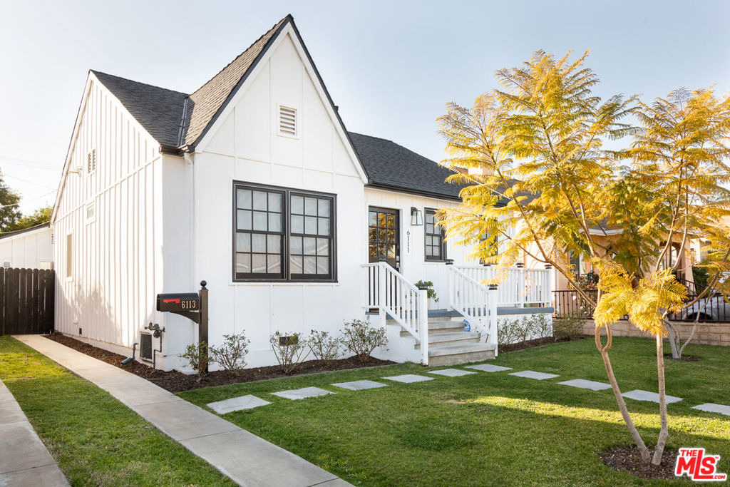 6111 S Harcourt Avenue - Photo 3