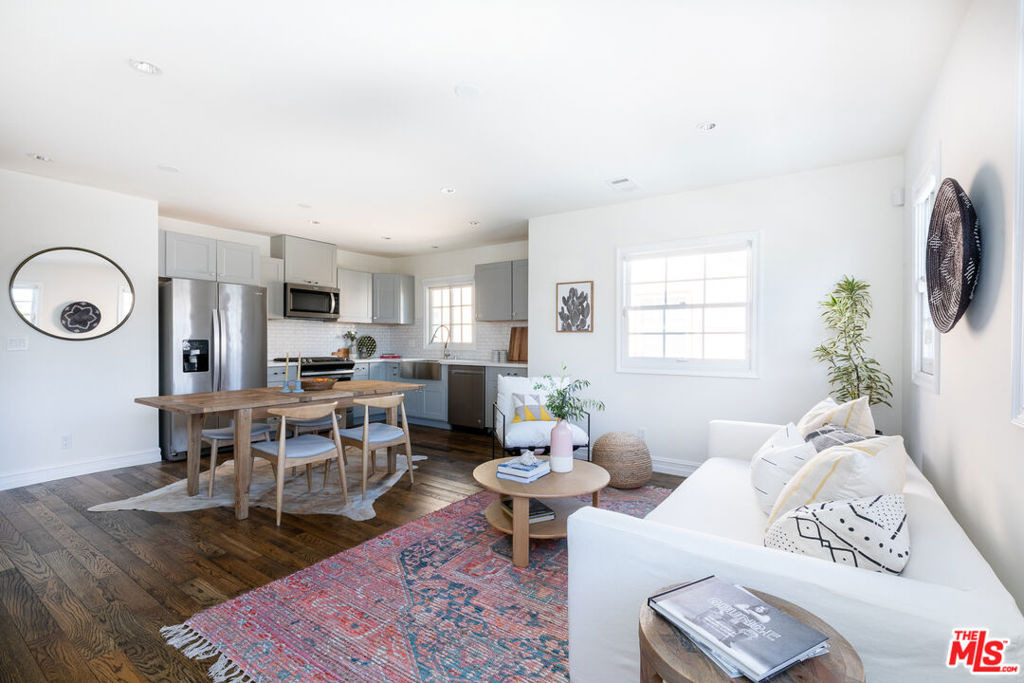 6111 S Harcourt Avenue - Photo 4