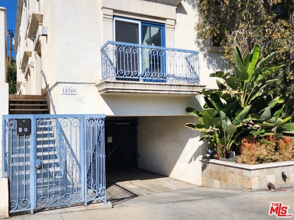 10389 Almayo Avenue - Photo 5