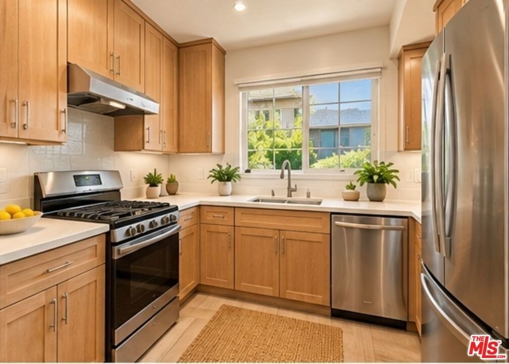 10389 Almayo Avenue - Photo 3