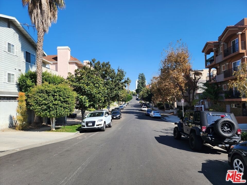 10389 Almayo Avenue - Photo 35