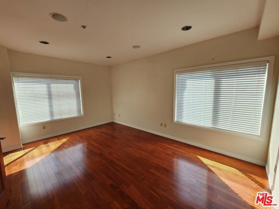 10389 Almayo Avenue - Photo 22