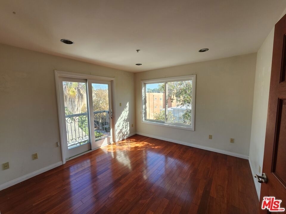 10389 Almayo Avenue - Photo 30