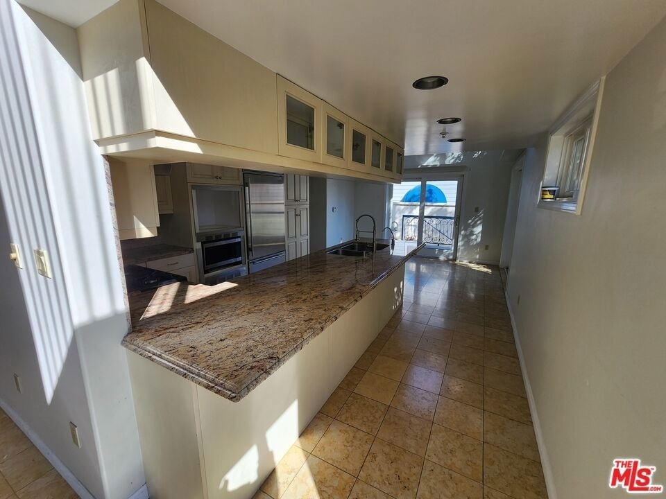 10389 Almayo Avenue - Photo 17