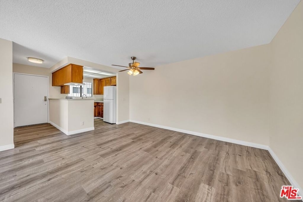 6212 Fulton Avenue - Photo 5