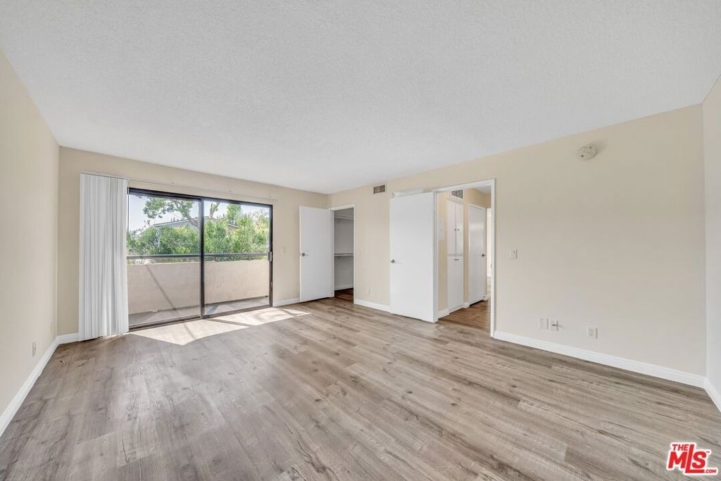 6212 Fulton Avenue - Photo 11