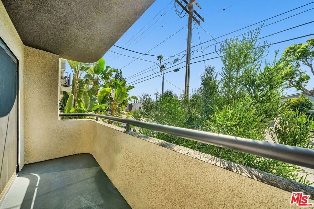 6212 Fulton Avenue - Photo 14
